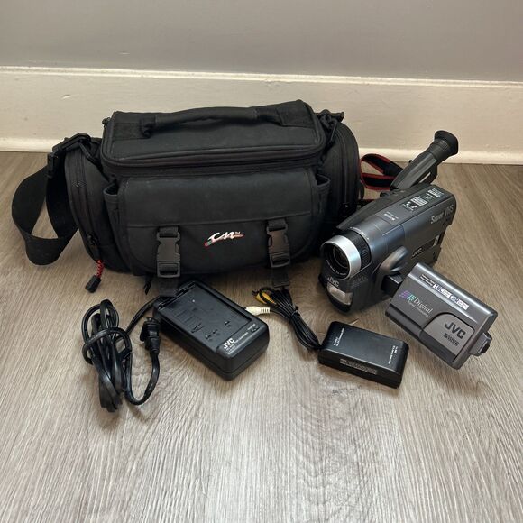 JVC GR-SXM330U S-VHS VHS-C Camcorder Video Camera w/ Charger Case FOR PARTS READ - Picture 1 of 15